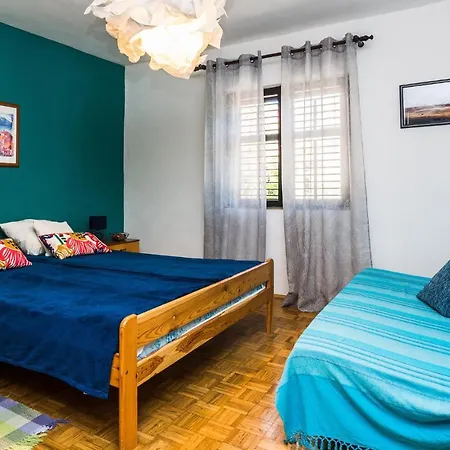 Beautiful In W/ 2 Bedrooms Vir