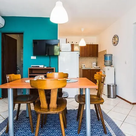 Beautiful In W/ 2 Bedrooms